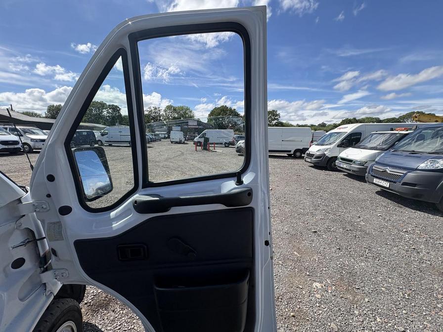 1996 Peugeot Boxer – Model: Boxer 320 MWB – N876YRB