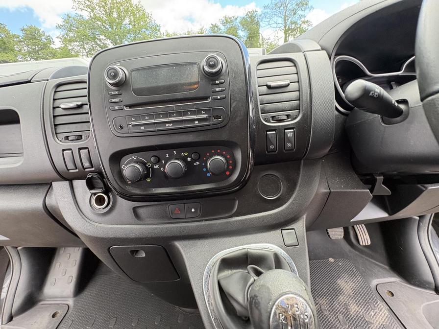 2017 Vauxhall Vivaro – Model: Vivaro 2700 Sport CDTi BT S/S – VA17CXM