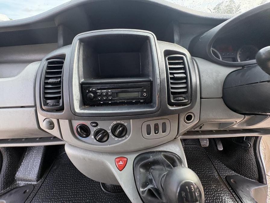 2011 Vauxhall Vivaro – Model: Vivaro 2900 CDTi 113 LWB – DN61FFP