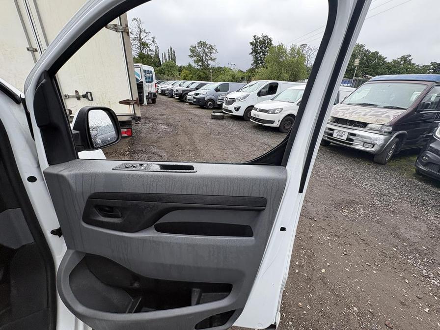 2021 Vauxhall Vivaro – Model: Vivaro 2700 Sportive S/S – KJ21MUU