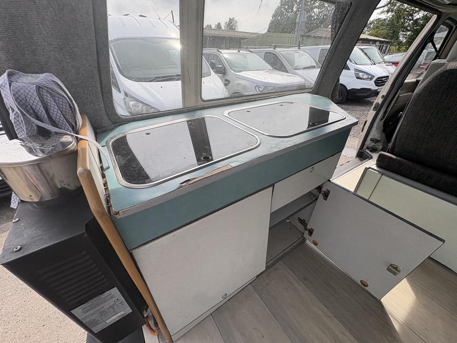 1991 Volkswagen Golf – Model: Transporter – J377FCD