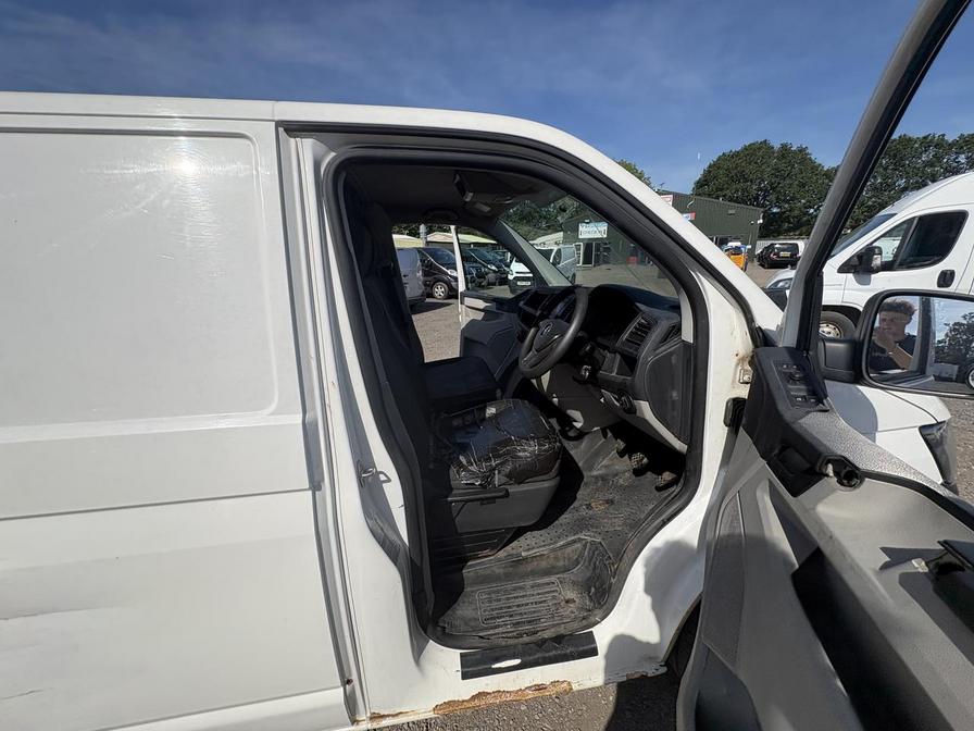 2016 Volkswagen Transporter – Model: Transporter T28 Startline TDI BlueMotion Technology – GK66YDF