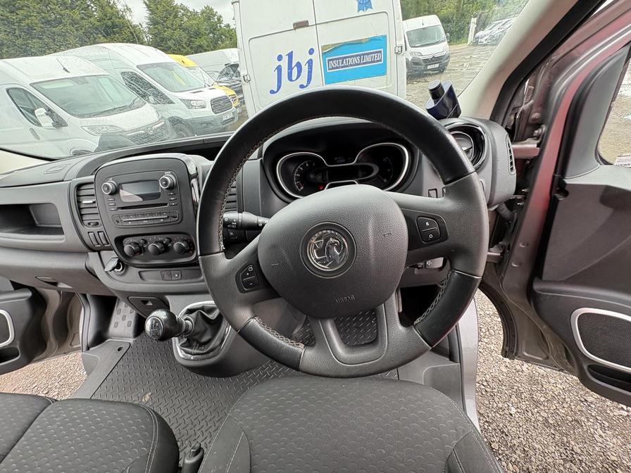 2018 Vauxhall Vivaro – Model: Vivaro 2700 Sport CDTi BT S/S – KU68VUX