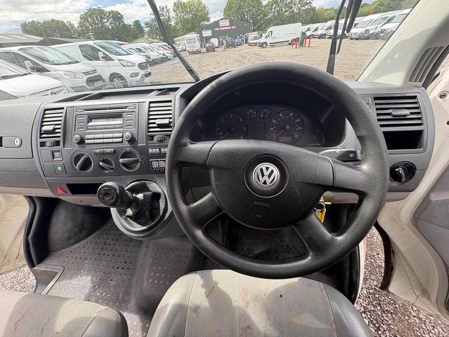 2009 Volkswagen Transporter – Model: Transporter T28 102 TDI SWB – PJ59EUU