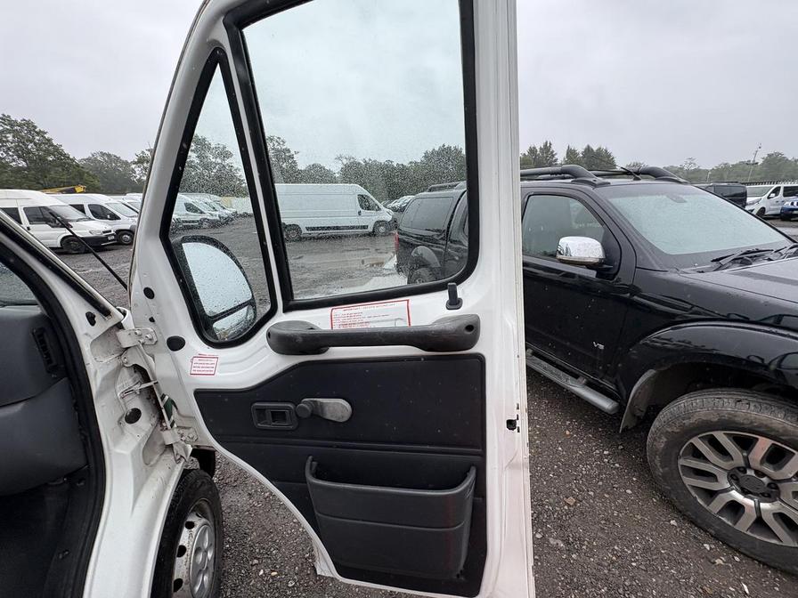 2000 Peugeot Boxer – Model: Boxer 270 MWB – X236VNJ