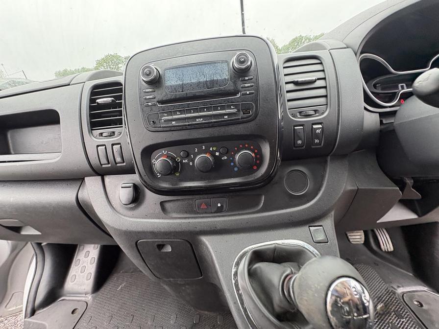 2016 Vauxhall Vivaro – Model: Vivaro 2700 Sport Bi-T CDTi ecoFLEX S/S – DF16YFC