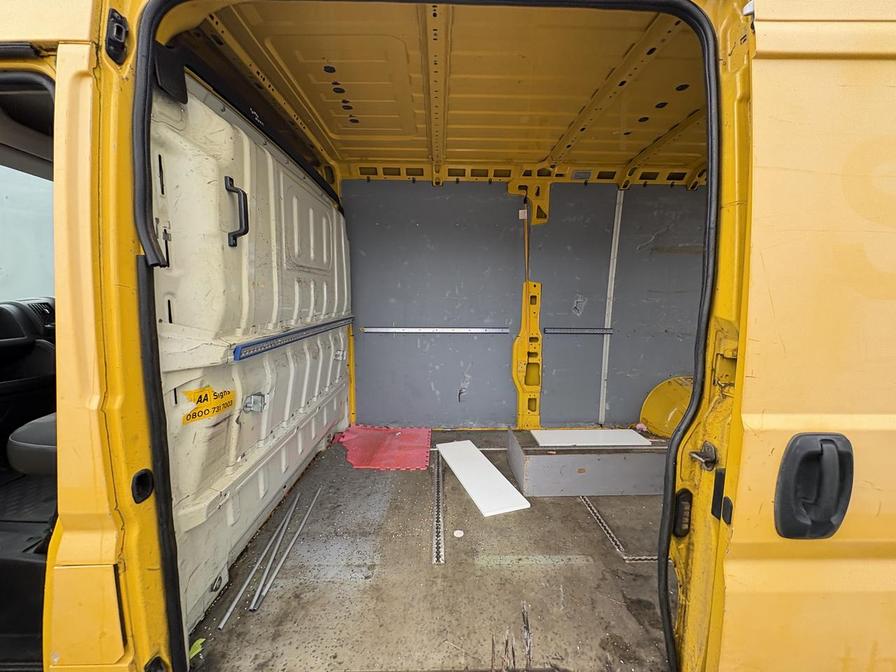 2015 Citroen Relay – Model: Relay 35 L3H2 Enterprise HDi – LB15UHP