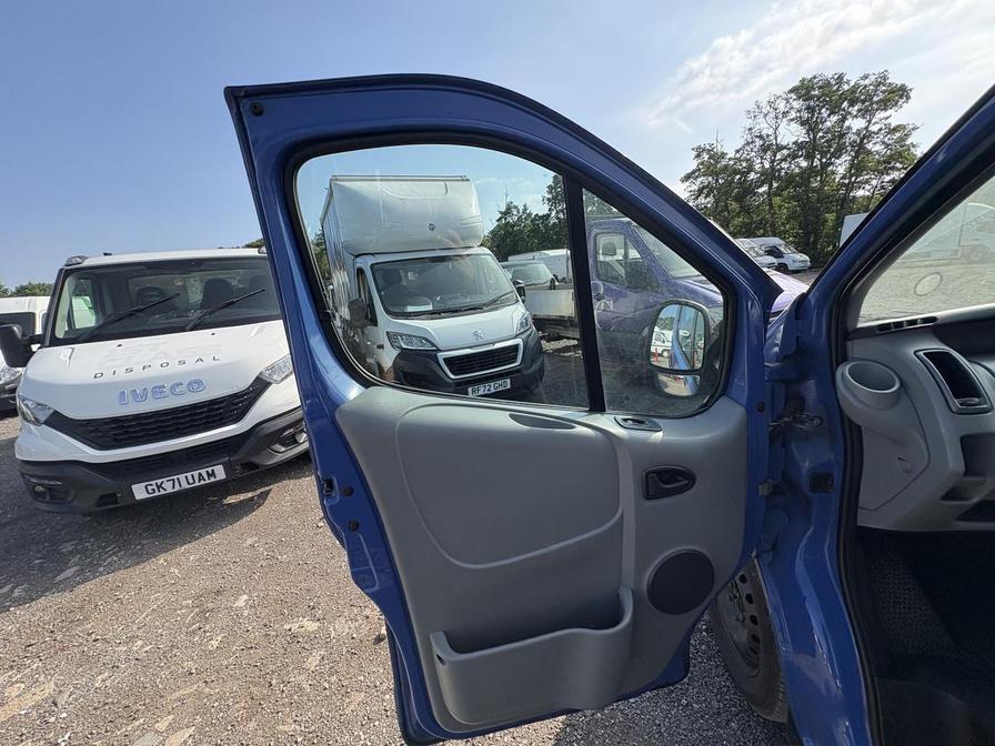 2009 Vauxhall Vivaro Combi – Model: Vivaro Combi LWB – EX59SUV