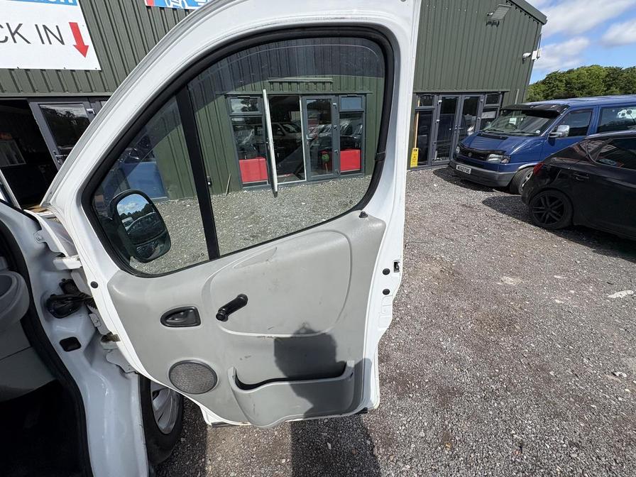 2005 Vauxhall Vivaro – Model: Vivaro 2900 Dti SWB – FG55NDF