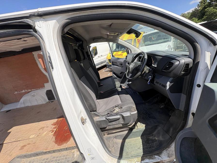 2022 Vauxhall Vivaro – Model: Vivaro F2900 Dynamic S/S – AV22JUW