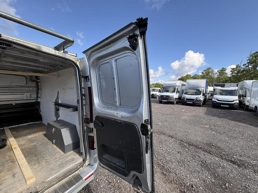 2017 Vauxhall Vivaro – Model: Vivaro 2700 Sport CDTi BT S/S – MV17AWA