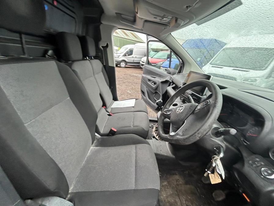 2022 Vauxhall Combo – Model: Combo 2300 Sportive TD – OV22URP
