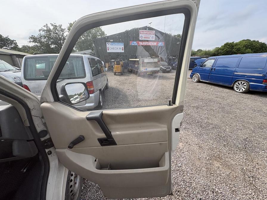 1991 Volkswagen Golf – Model: Transporter – J377FCD