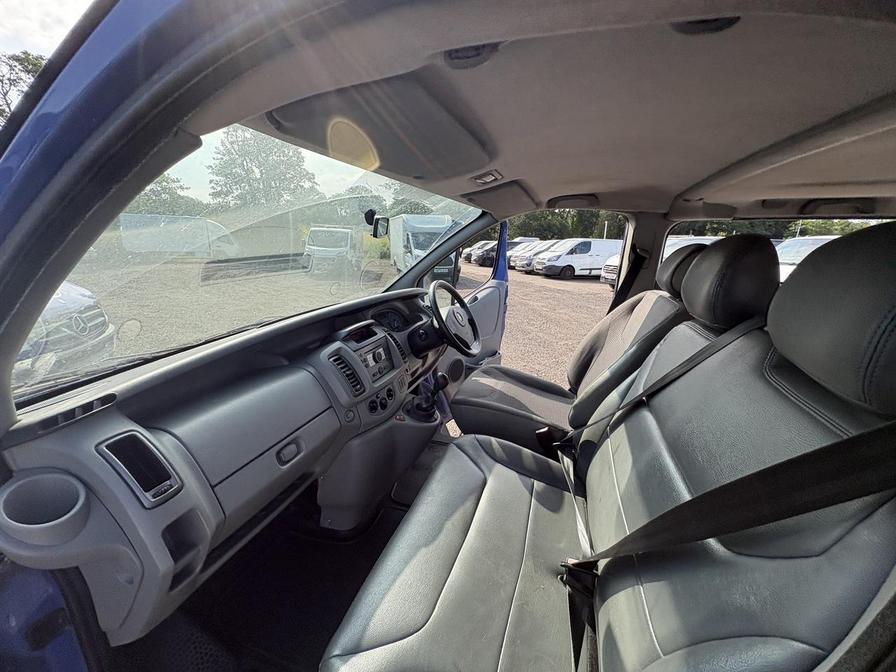 2009 Vauxhall Vivaro Combi – Model: Vivaro Combi LWB – EX59SUV