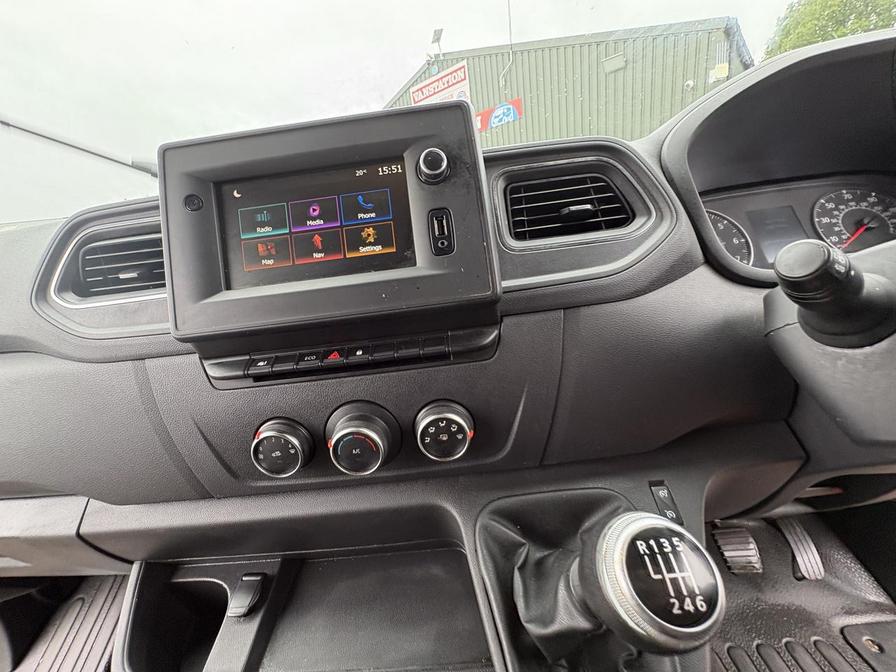 2022 Nissan Interstar – Model: Interstar Tekna dCi – EY22TYK