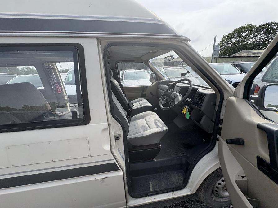 1991 Volkswagen Golf – Model: Transporter – J377FCD