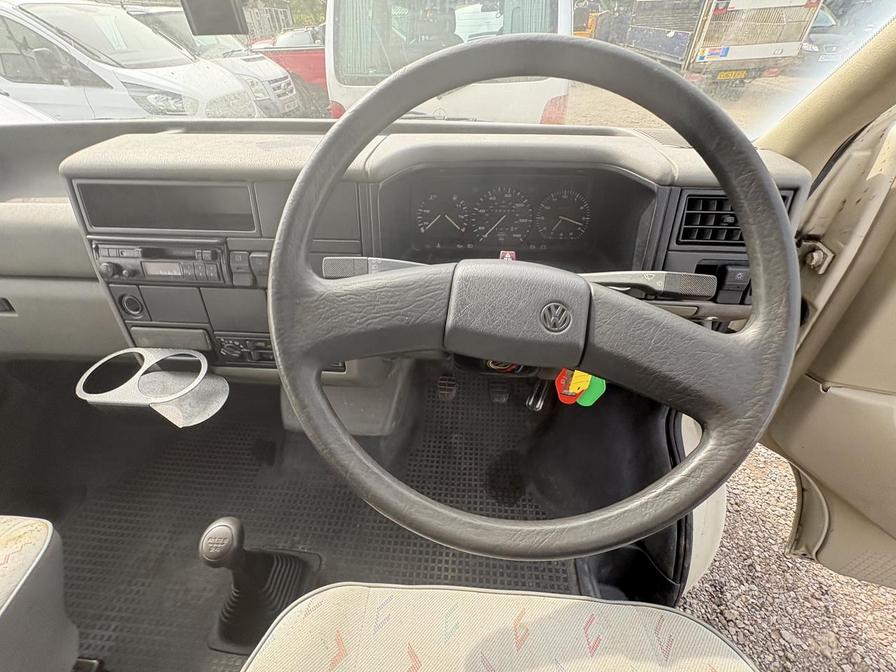 1991 Volkswagen Golf – Model: Transporter – J377FCD