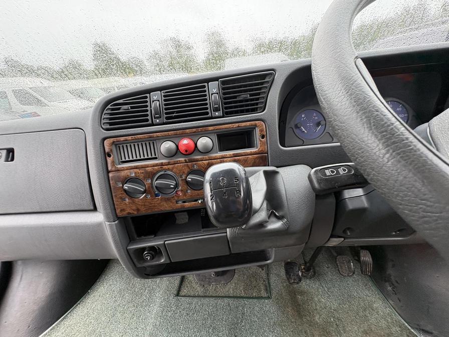 2000 Peugeot Boxer – Model: Boxer 270 MWB – X236VNJ