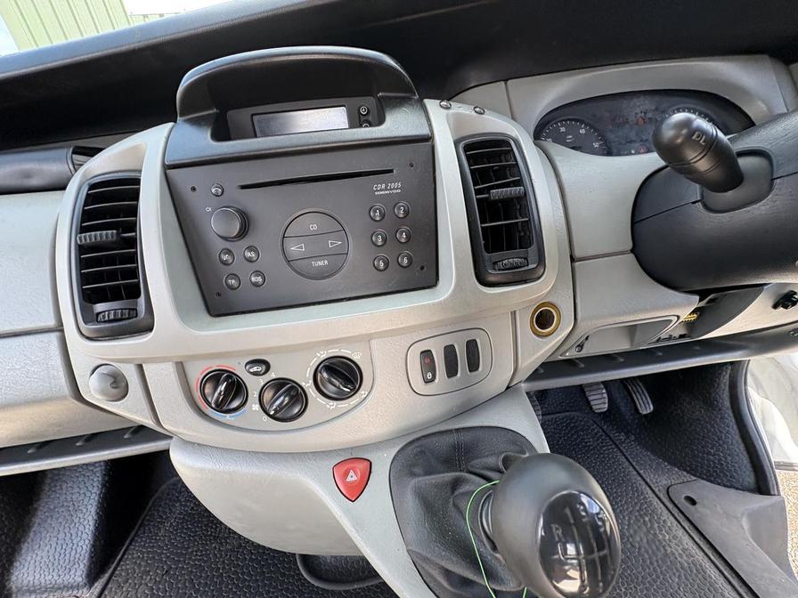 2005 Vauxhall Vivaro – Model: Vivaro 2900 Dti SWB – FG55NDF