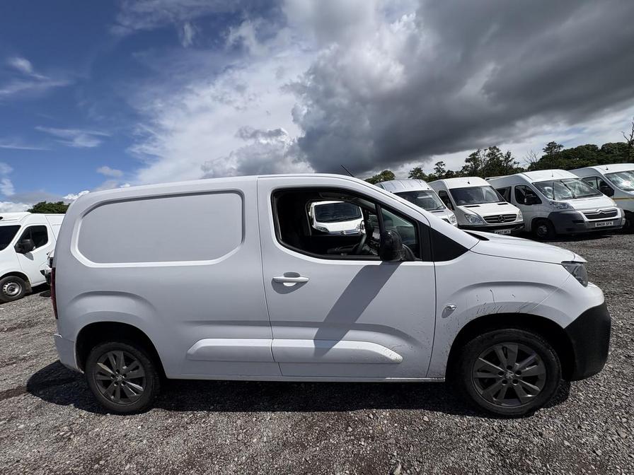 2023 Peugeot Partner – Model: Partner Asphalt Premium+ BHDi – MH72NYZ