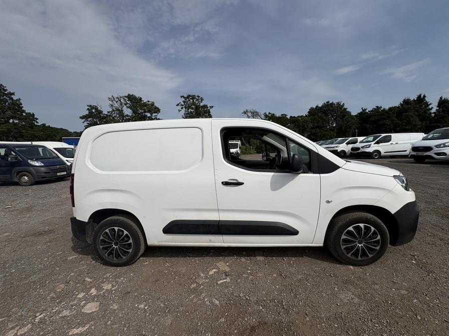2020 Citroen Berlingo – Model: Berlingo 650 Enterprise Blue HDi – FY20FVT