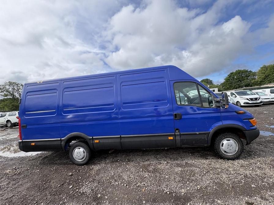2004 Iveco Daily – Model: Daily 35S12 LWB – PX04GVJ