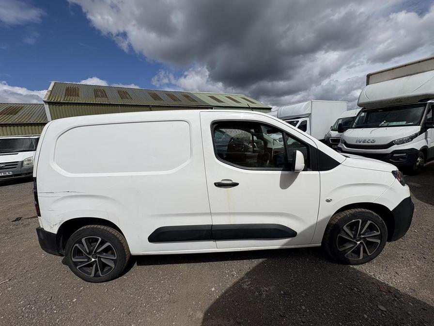 2021 Citroen Berlingo – Model: Berlingo 1000 Enterprise Blue HDi – EX21UHD