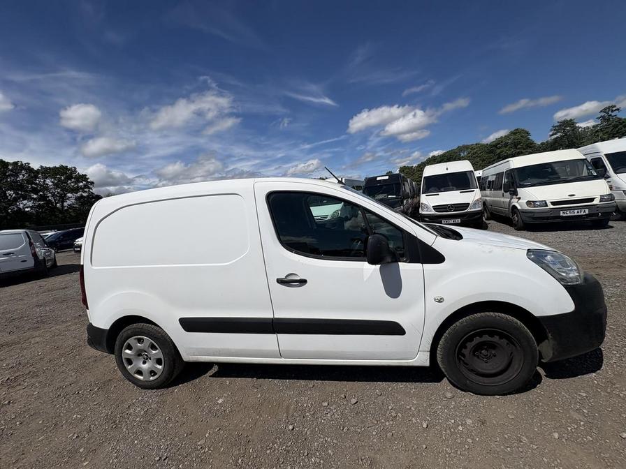2017 Peugeot Partner – Model: Partner Professional L1 Blue HDi – SH67TYZ