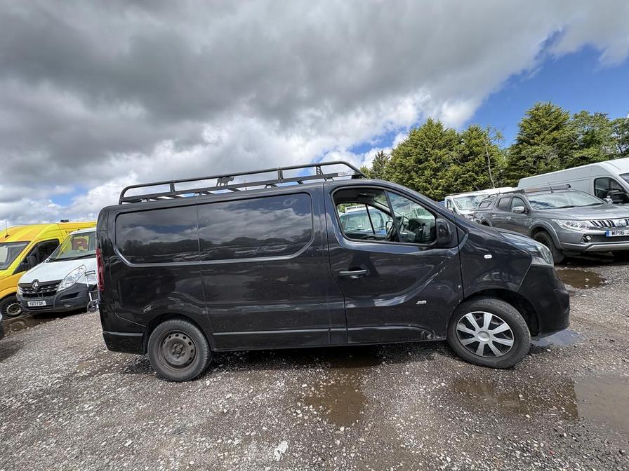 2017 Vauxhall Vivaro – Model: Vivaro 2700 Sport CDTi BT S/S – VA17CXM