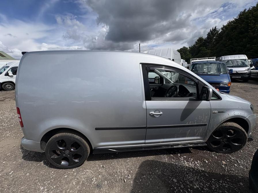 2015 Volkswagen Caddy – Model: Caddy C20 Highline TDI BlueMotion Technology Semi-Auto – GU15EWE