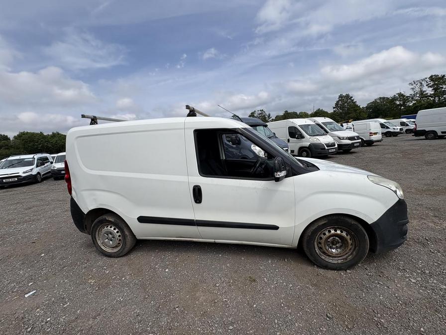 2014 Vauxhall Combo – Model: Combo 2000 L1H1 CDTi – RK64THX
