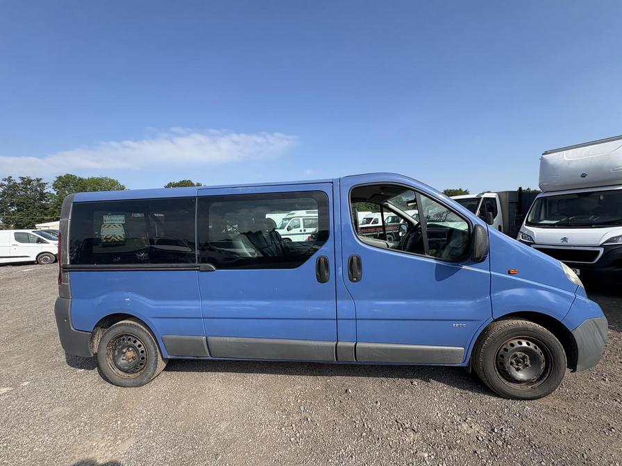 2009 Vauxhall Vivaro Combi – Model: Vivaro Combi LWB – EX59SUV