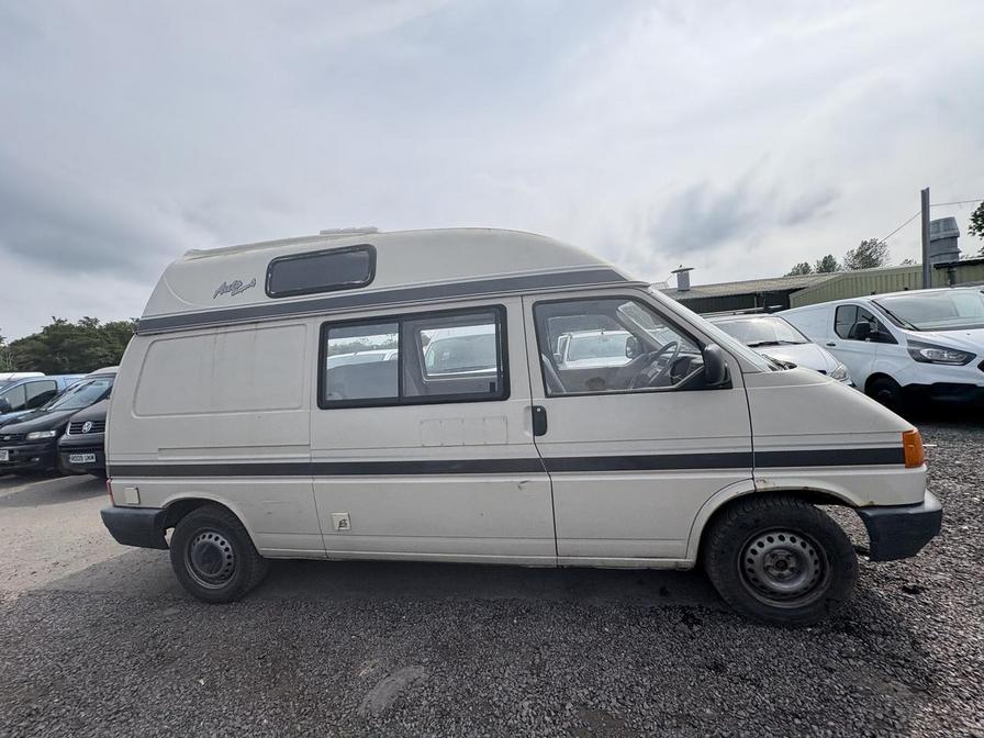 1991 Volkswagen Golf – Model: Transporter – J377FCD