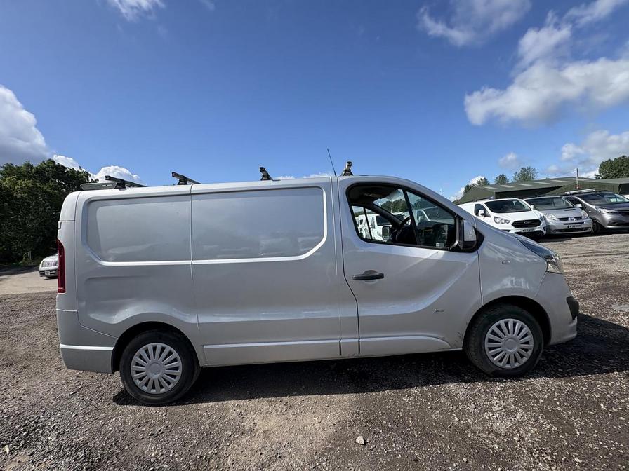 2017 Vauxhall Vivaro – Model: Vivaro 2700 Sport CDTi BT S/S – MV17AWA