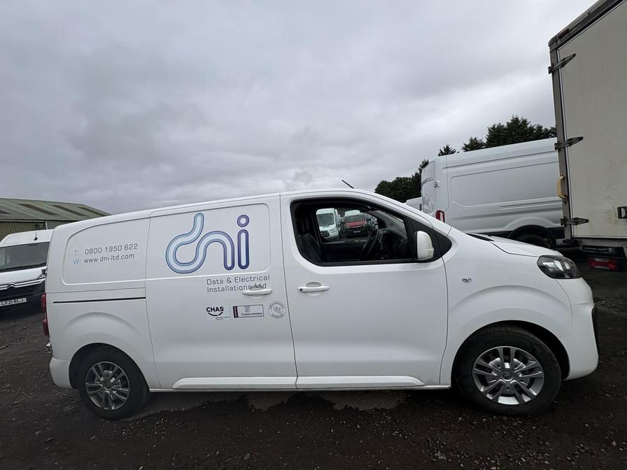 2021 Vauxhall Vivaro – Model: Vivaro 2700 Sportive S/S – KJ21MUU