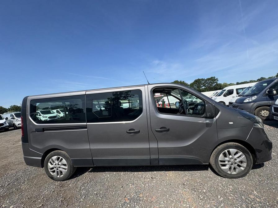 2017 Vauxhall Vivaro Combi – Model: Vivaro  Combi CDTi S/S – LK17WKB