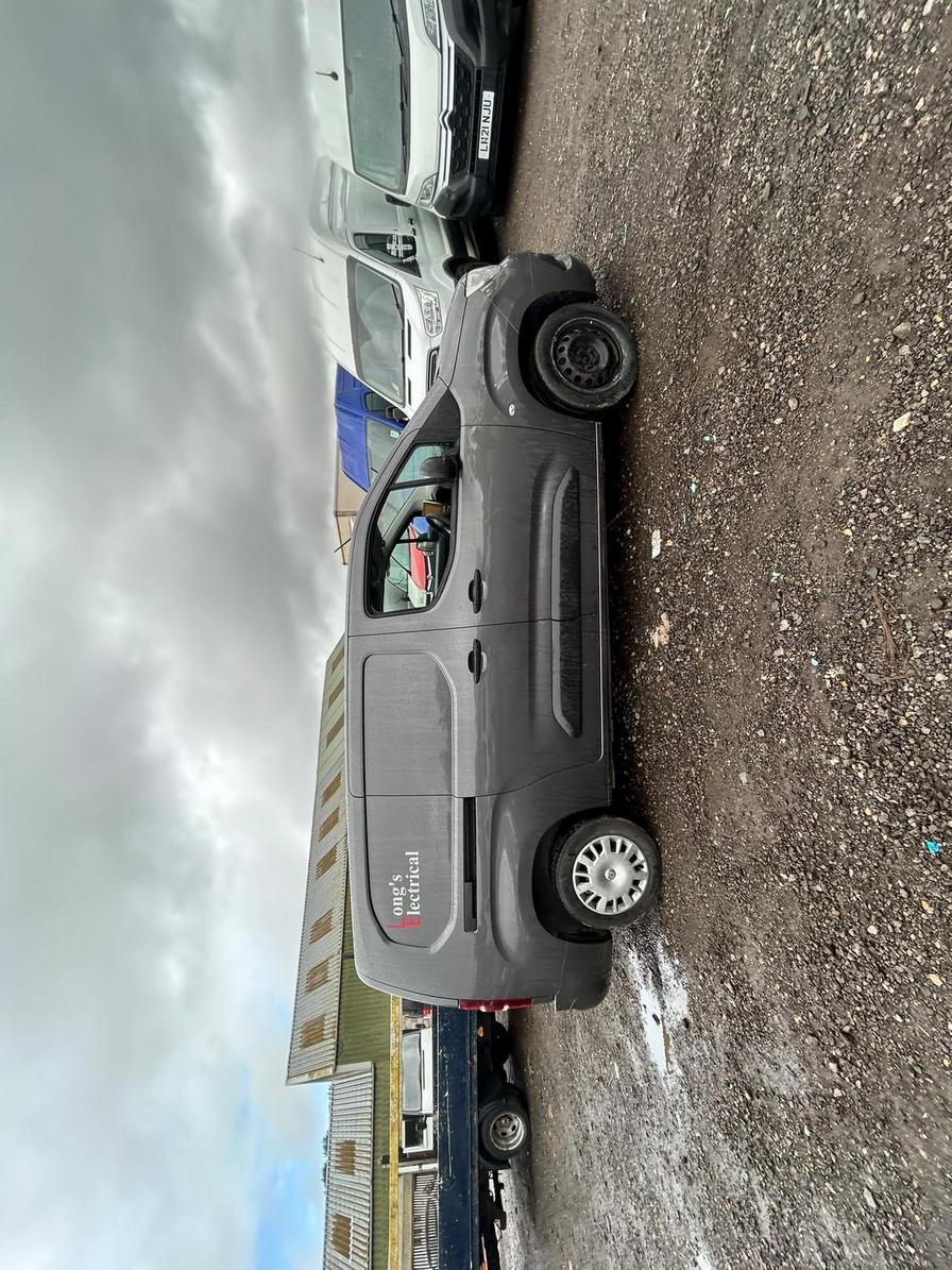 2022 Vauxhall Combo – Model: Combo 2300 Sportive TD – OV22URP
