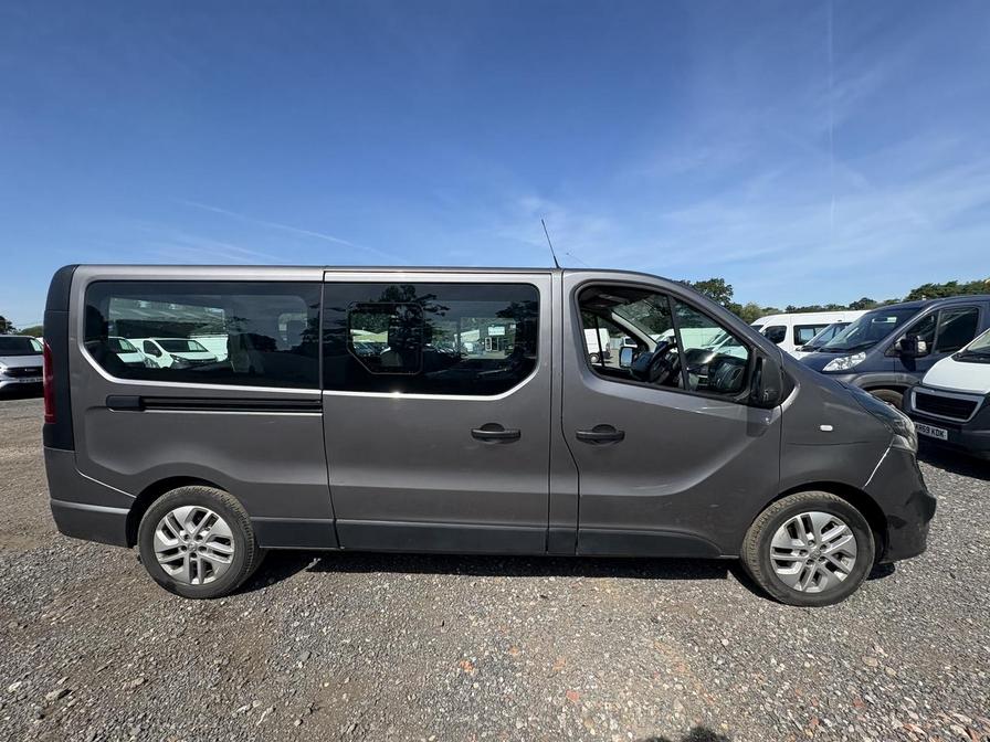 2017 Vauxhall Vivaro Combi – Model: Vivaro  Combi CDTi S/S – LK17WKB