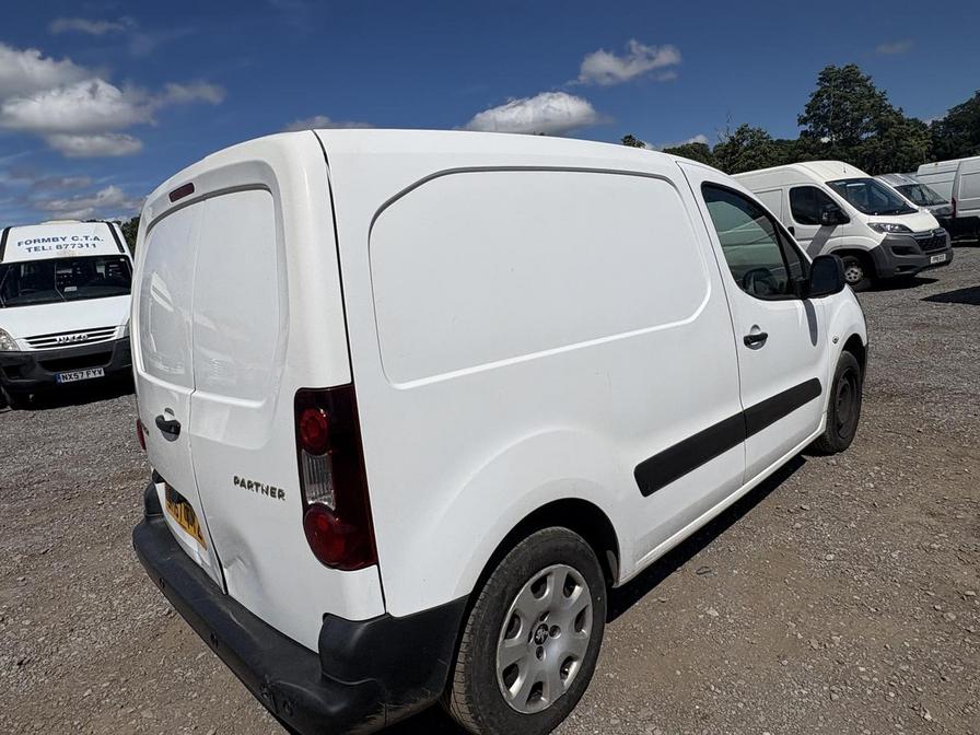 2017 Peugeot Partner – Model: Partner Professional L1 Blue HDi – SH67TYZ
