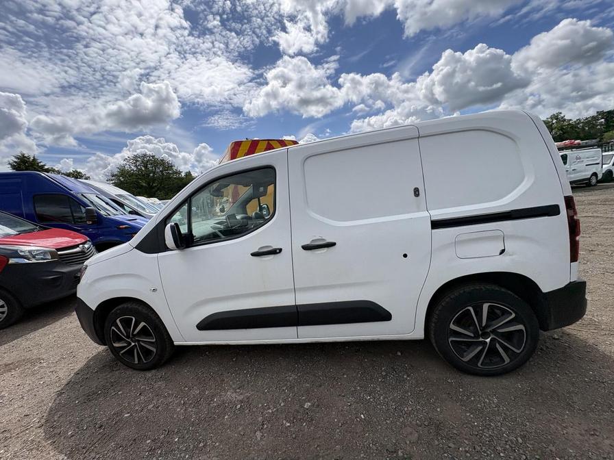 2021 Citroen Berlingo – Model: Berlingo 1000 Enterprise Blue HDi – EX21UHD