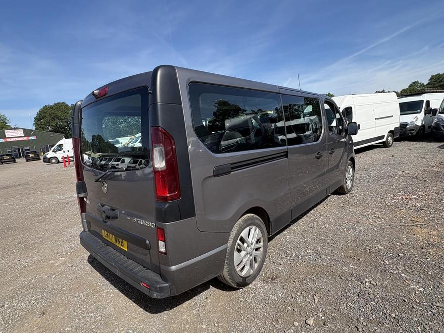 2017 Vauxhall Vivaro Combi – Model: Vivaro  Combi CDTi S/S – LK17WKB