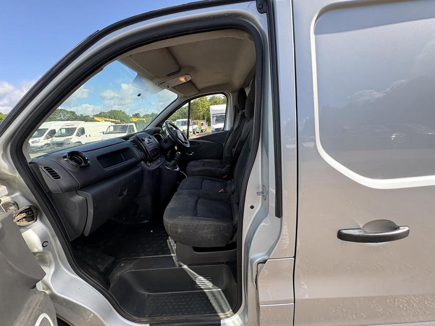 2017 Vauxhall Vivaro – Model: Vivaro 2700 Sport CDTi BT S/S – MV17AWA