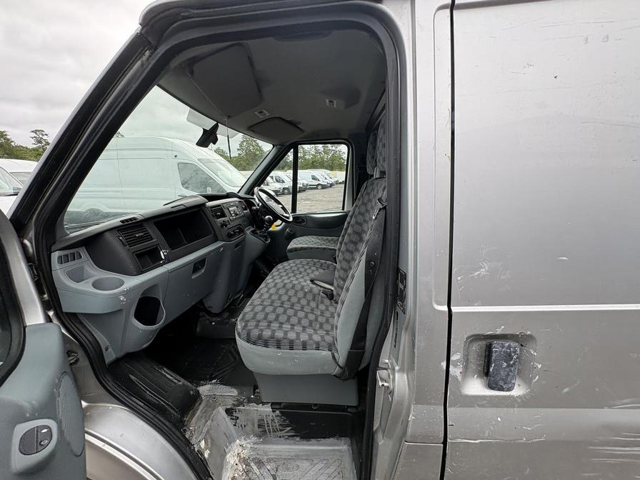 2010 Ford Transit – Model: Transit 115 T260 SWB Limited FWD – YR60LCU