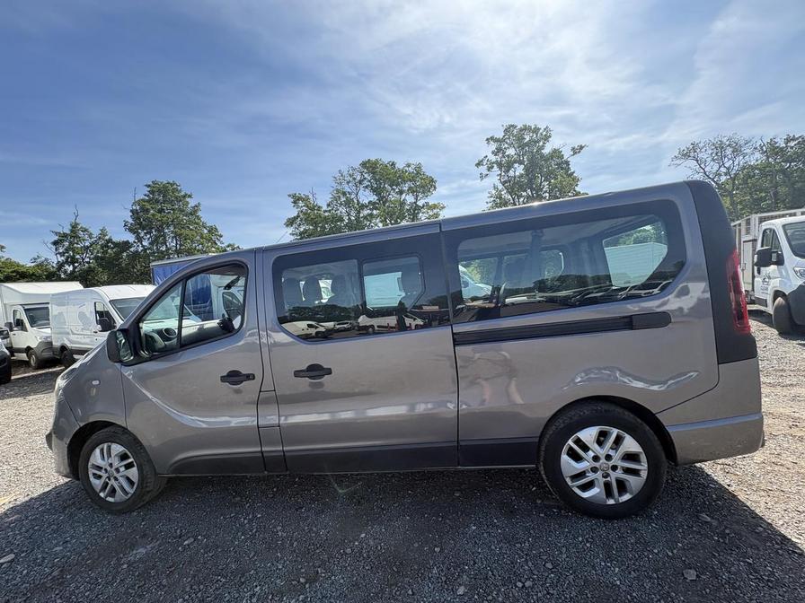 2017 Vauxhall Vivaro Combi – Model: Vivaro  Combi CDTi S/S – LK17WKB