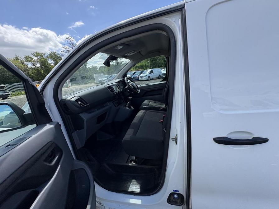 2022 Vauxhall Vivaro – Model: Vivaro F2900 Dynamic S/S – AV22JUW