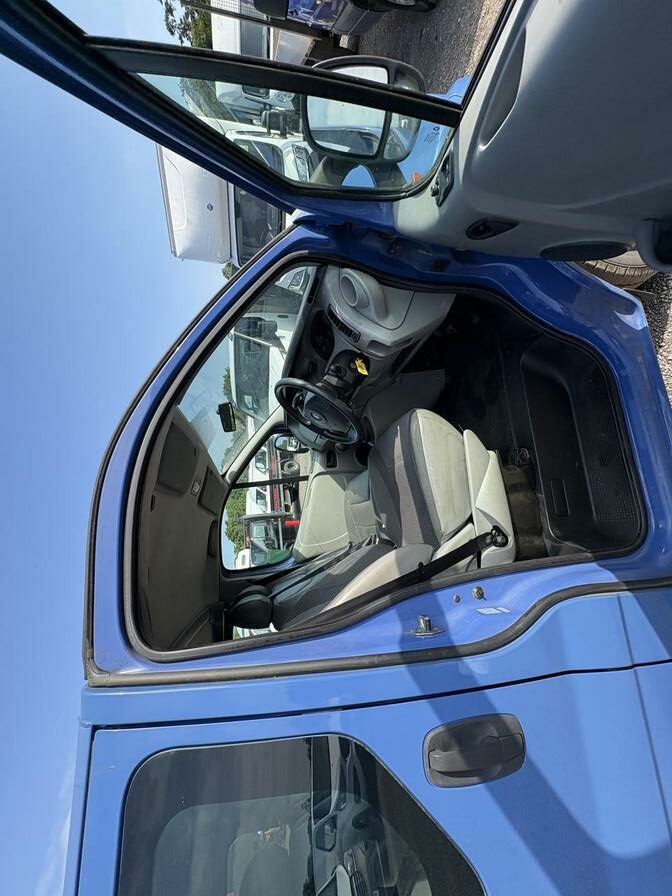 2009 Vauxhall Vivaro Combi – Model: Vivaro Combi LWB – EX59SUV