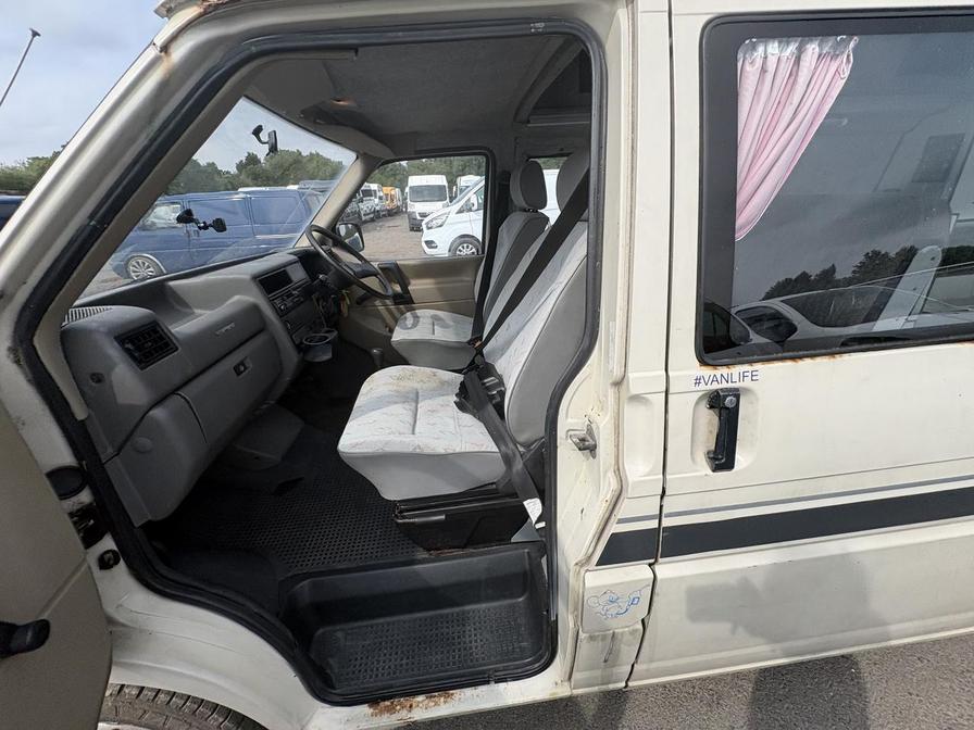 1991 Volkswagen Golf – Model: Transporter – J377FCD