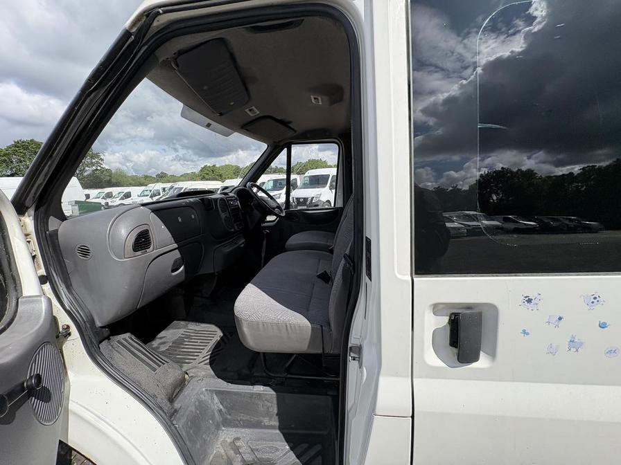 2006 Ford Transit – Model: Transit 350 LWB – YP06HLA