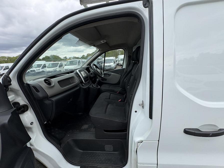 2016 Renault Trafic – Model: Trafic LL29 Business dCi – HV66KKJ