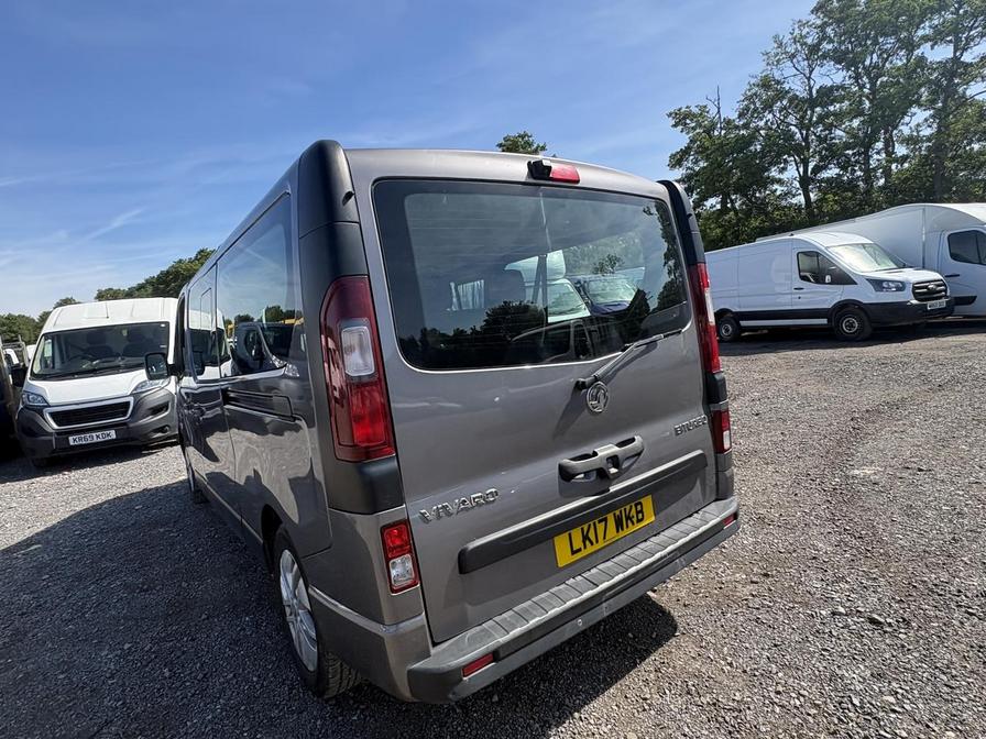 2017 Vauxhall Vivaro Combi – Model: Vivaro  Combi CDTi S/S – LK17WKB